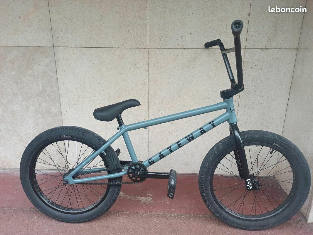 Cult Cult gateway freestyle bmx Silver, gray or bare metal