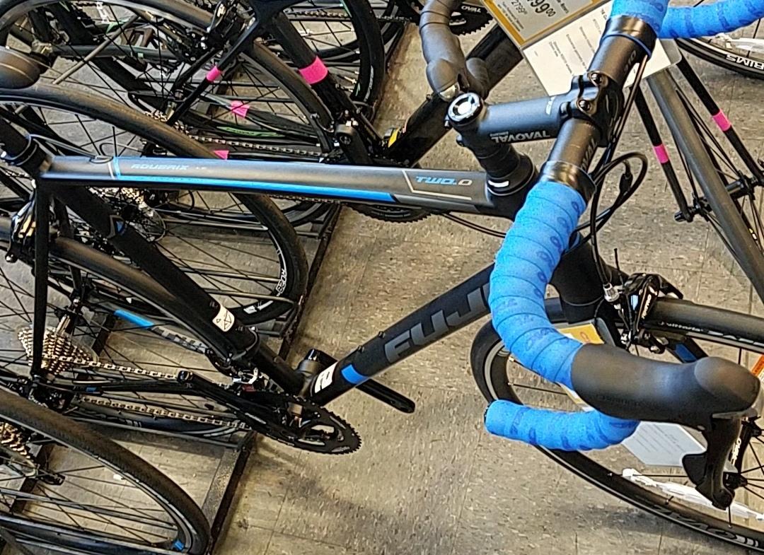 2016 Fuji Roubaix 2.0 LE Black and Blue