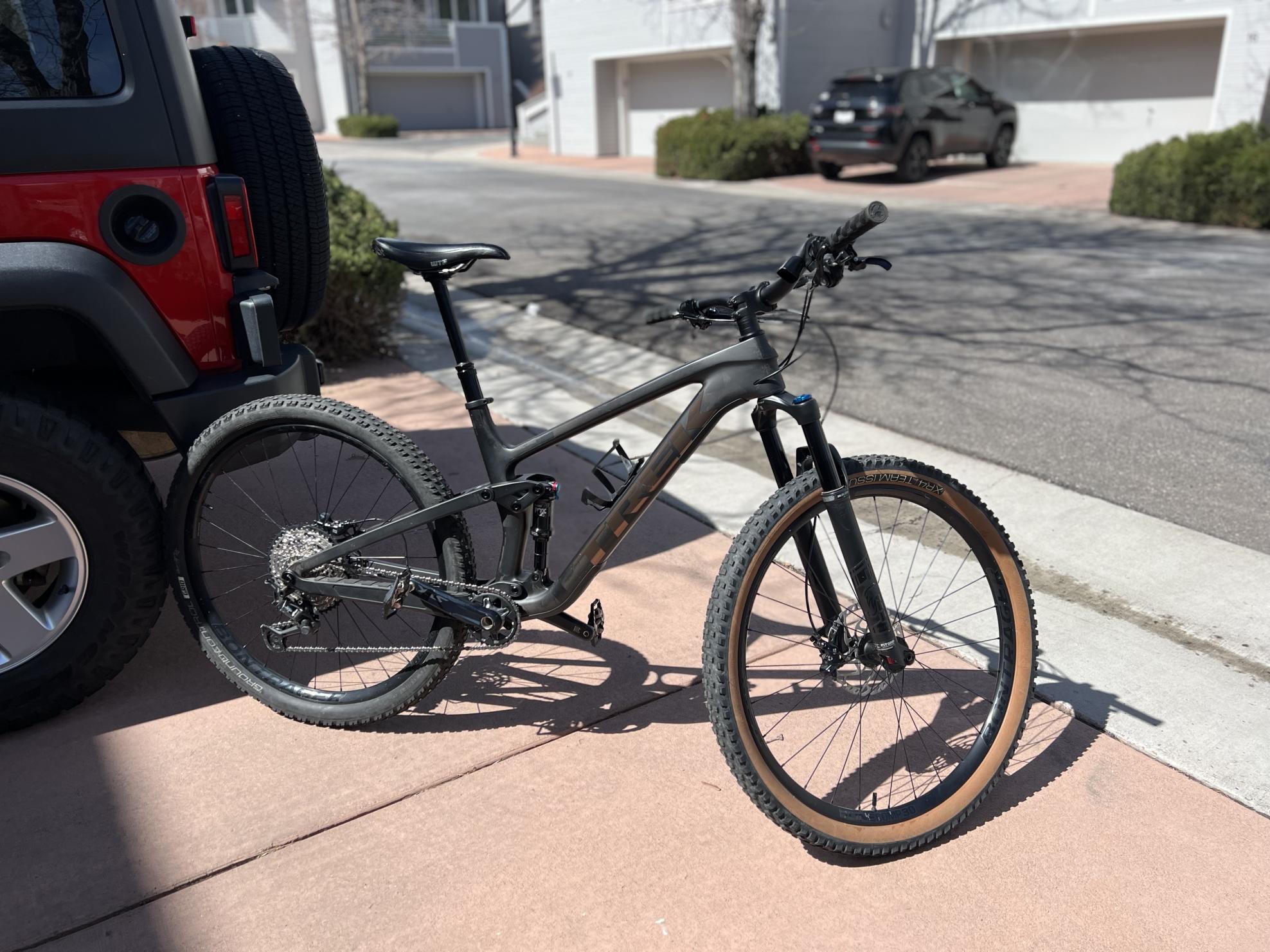 2023 Trek Top Fuel 9.7 Black and Yellow or Gold