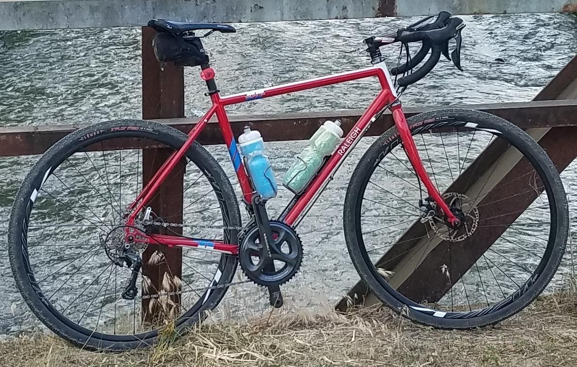 2015 Raleigh Tamland 2 Red and White