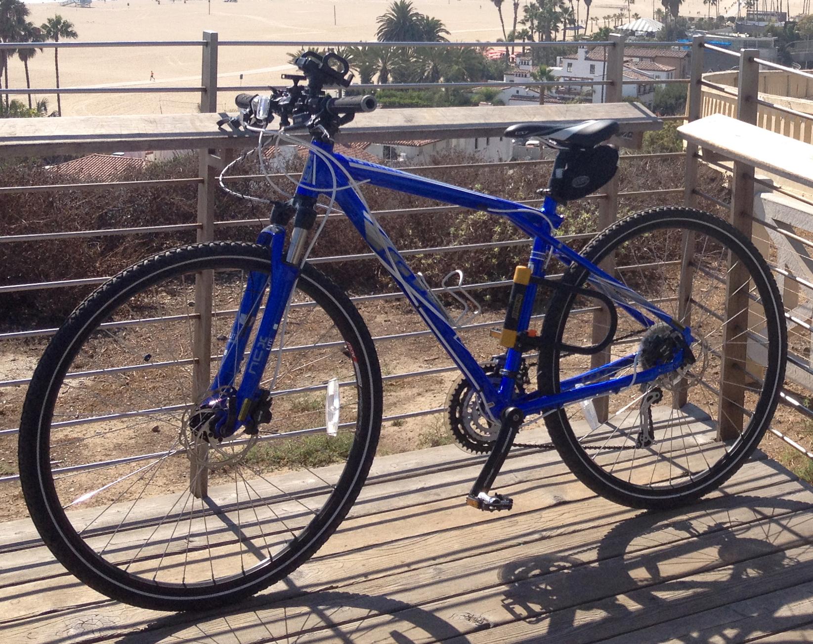 2011 GT Bicycles Transeo 2.0 City Bike 2011 Blue