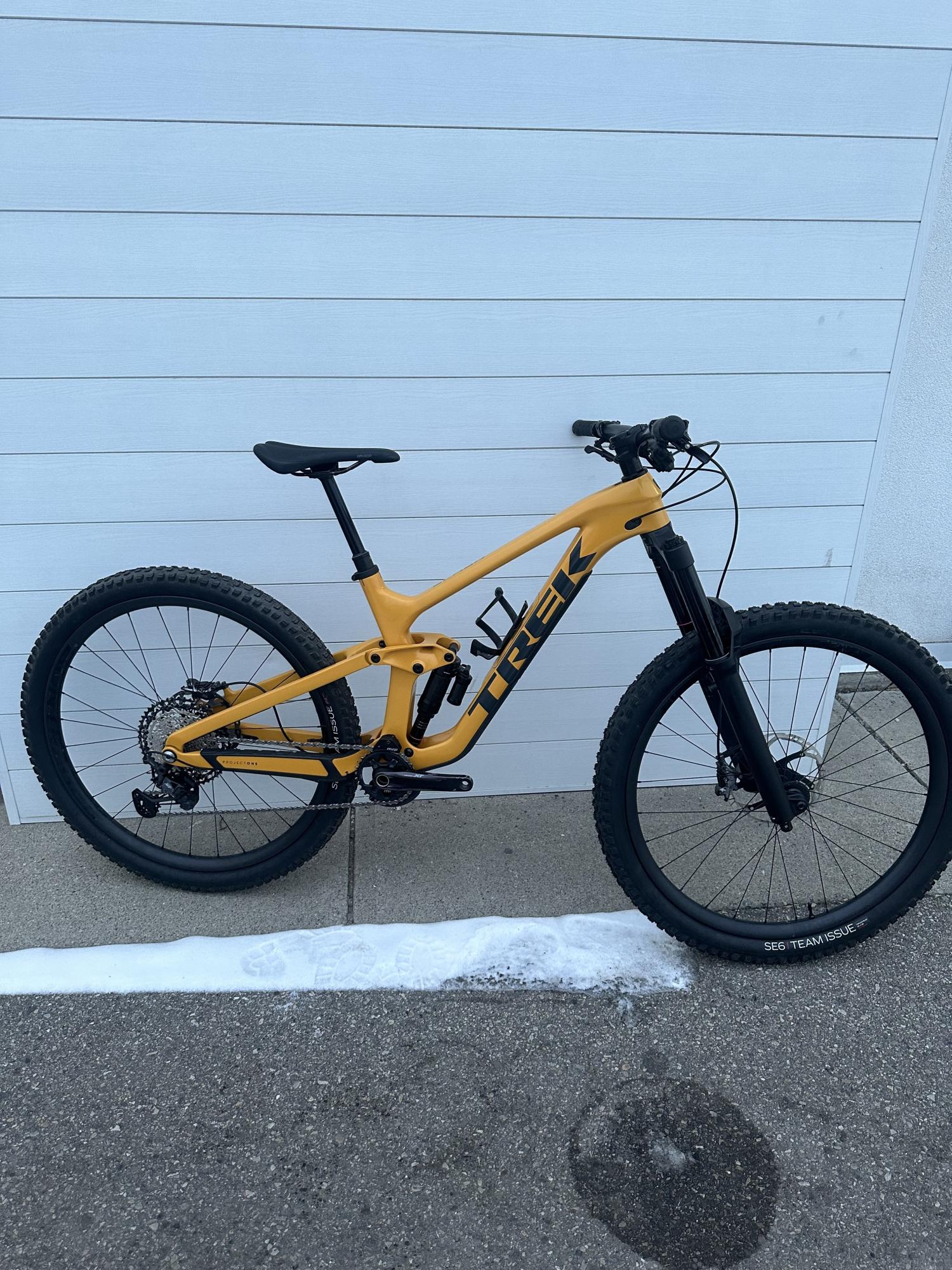 2023 Trek Slash Yellow or Gold