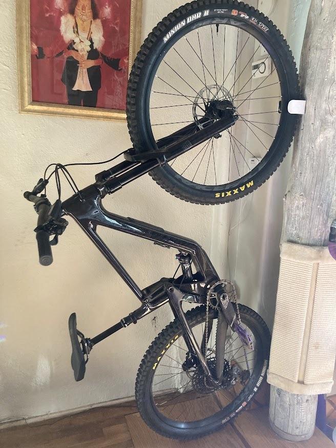 2022 Santa Cruz 5010 Brown