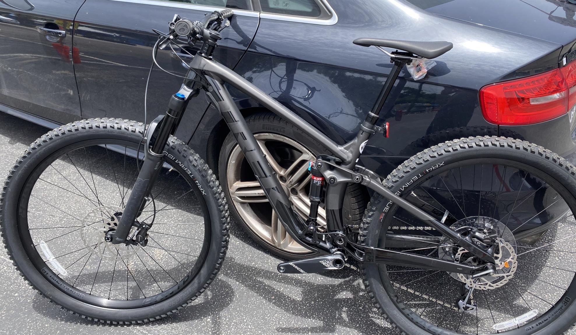 2020 Trek Fuel EX 8 Medium 29-inch tires Black