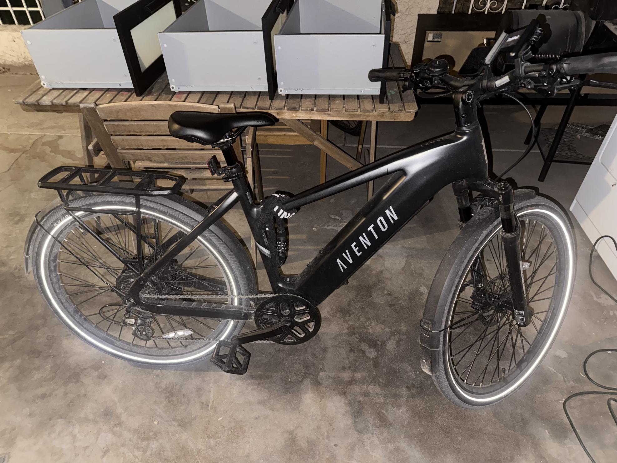 2025 Aventón Level 3 Black