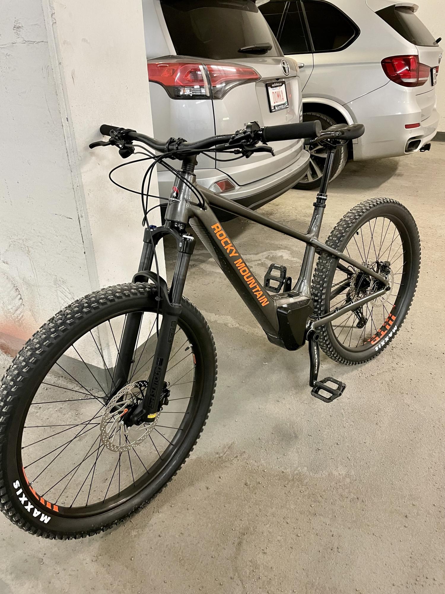 2022 Rocky Mountain Bicycles Growler 30 Powerplay ebike Silver, gray or bare metal