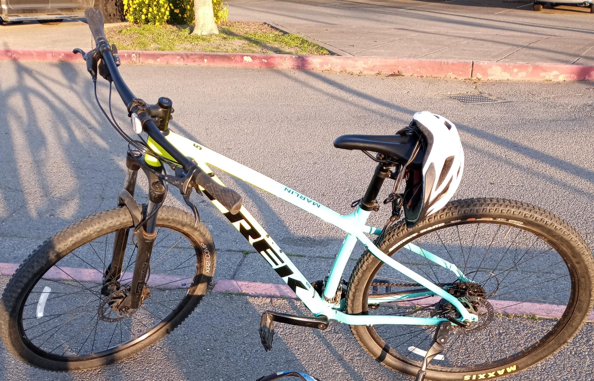 2021 Trek Trek marlin 5 Green and Blue
