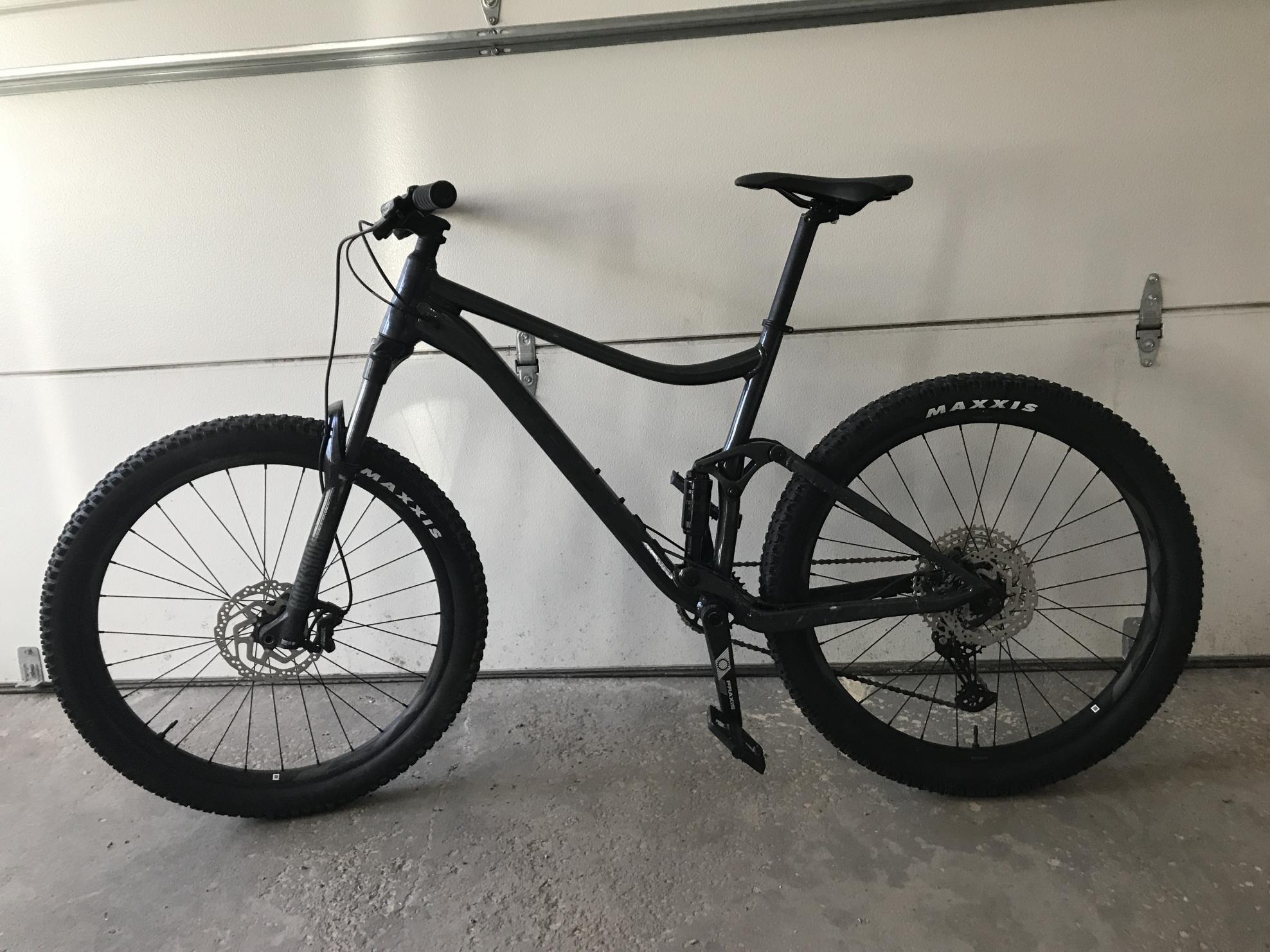 2021 Giant Large Black