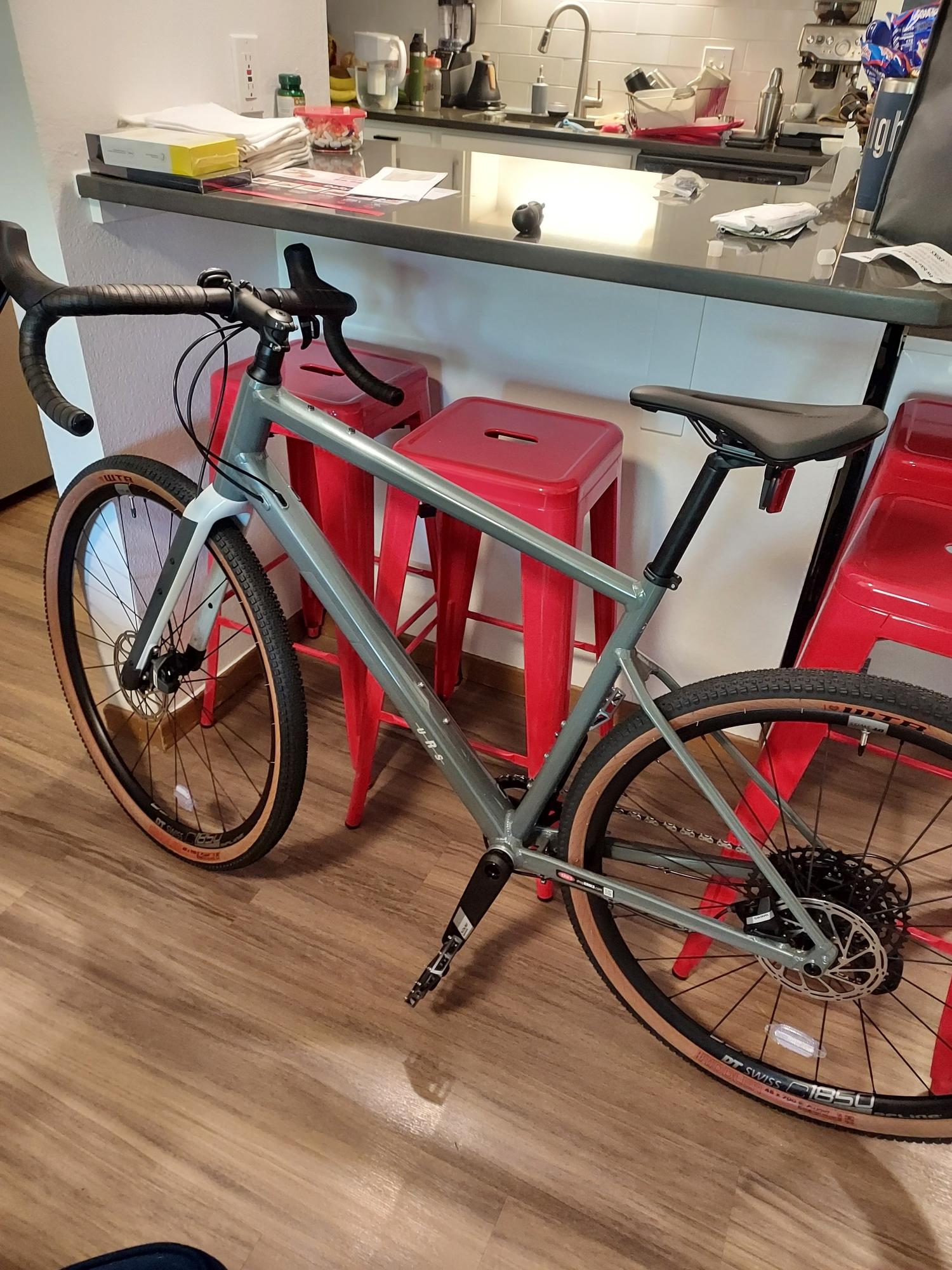 2023 BMC EK5A84827 - Metallic Gray Green/White... Green