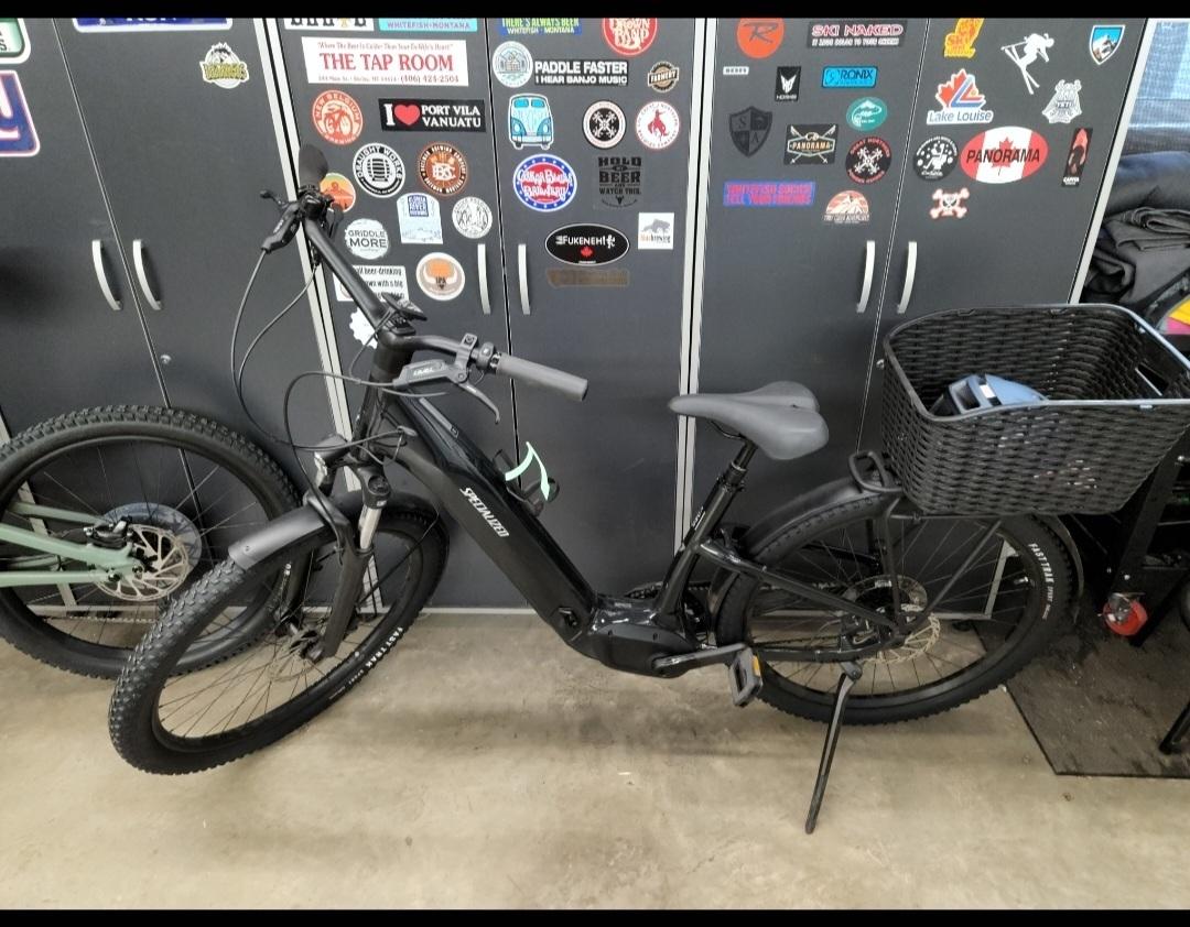 2022 Specialized Turbo Como 4.0 Cast Reflective M Black