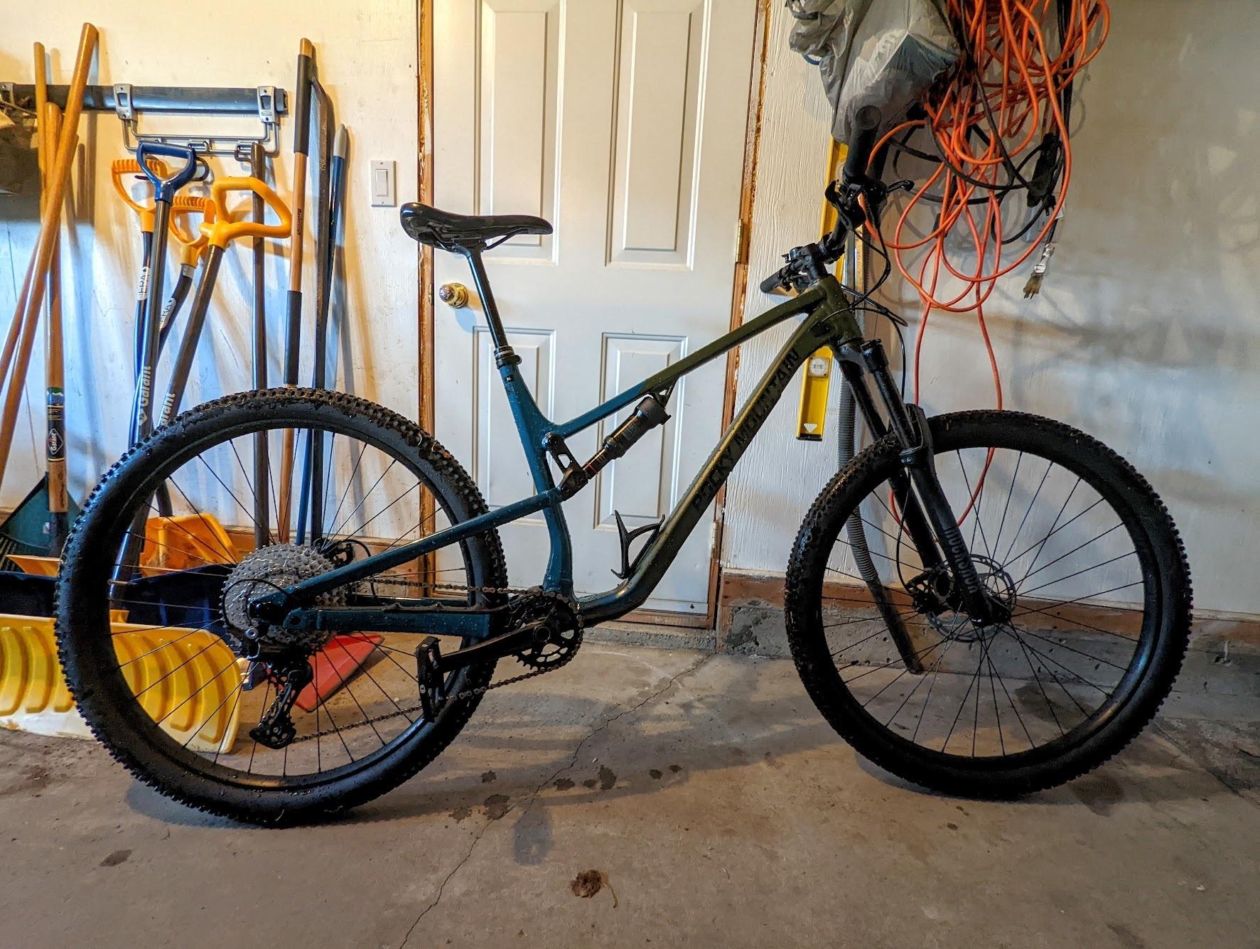 2021 Rocky Mountain Bicycles Instinct A10 29 Blue and Green