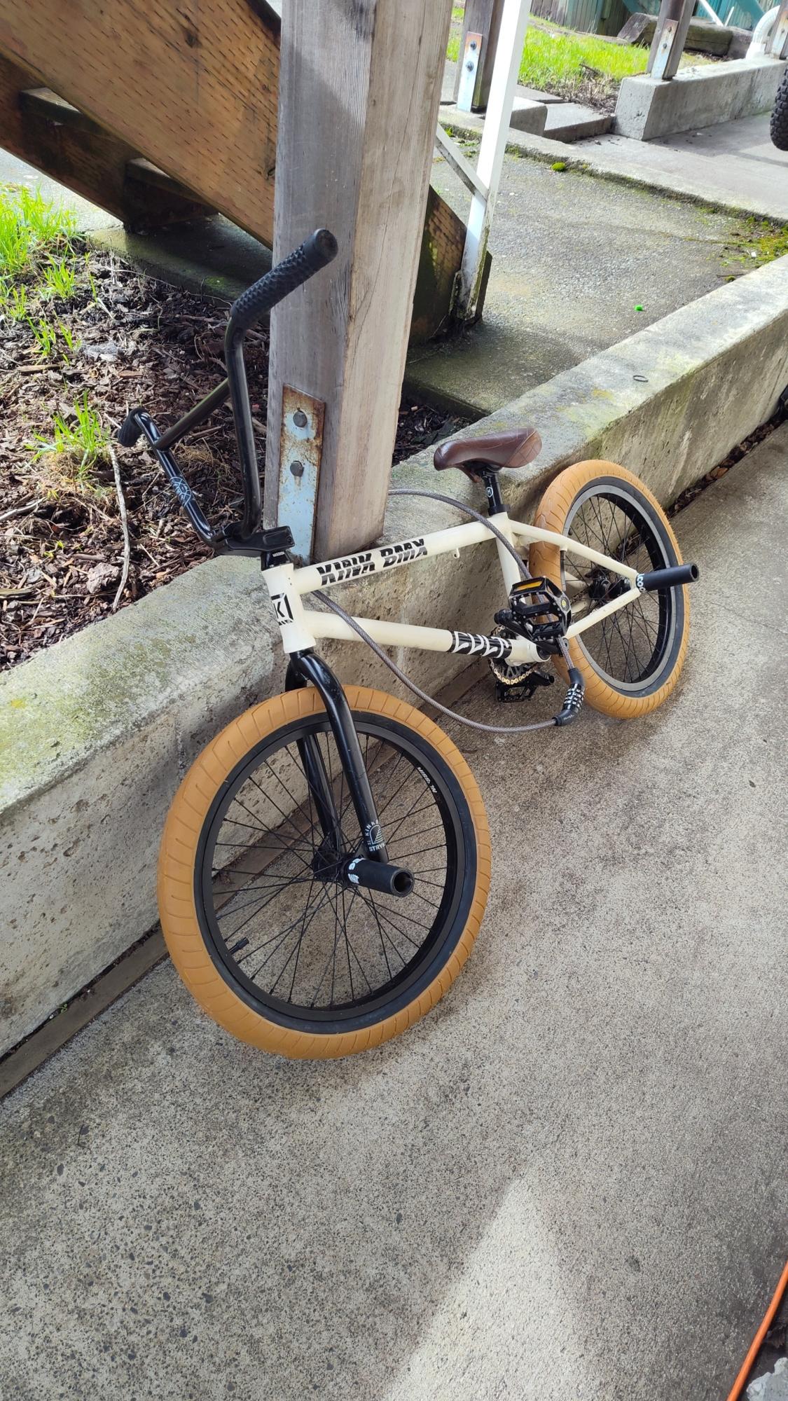 2021 Kink Gap White