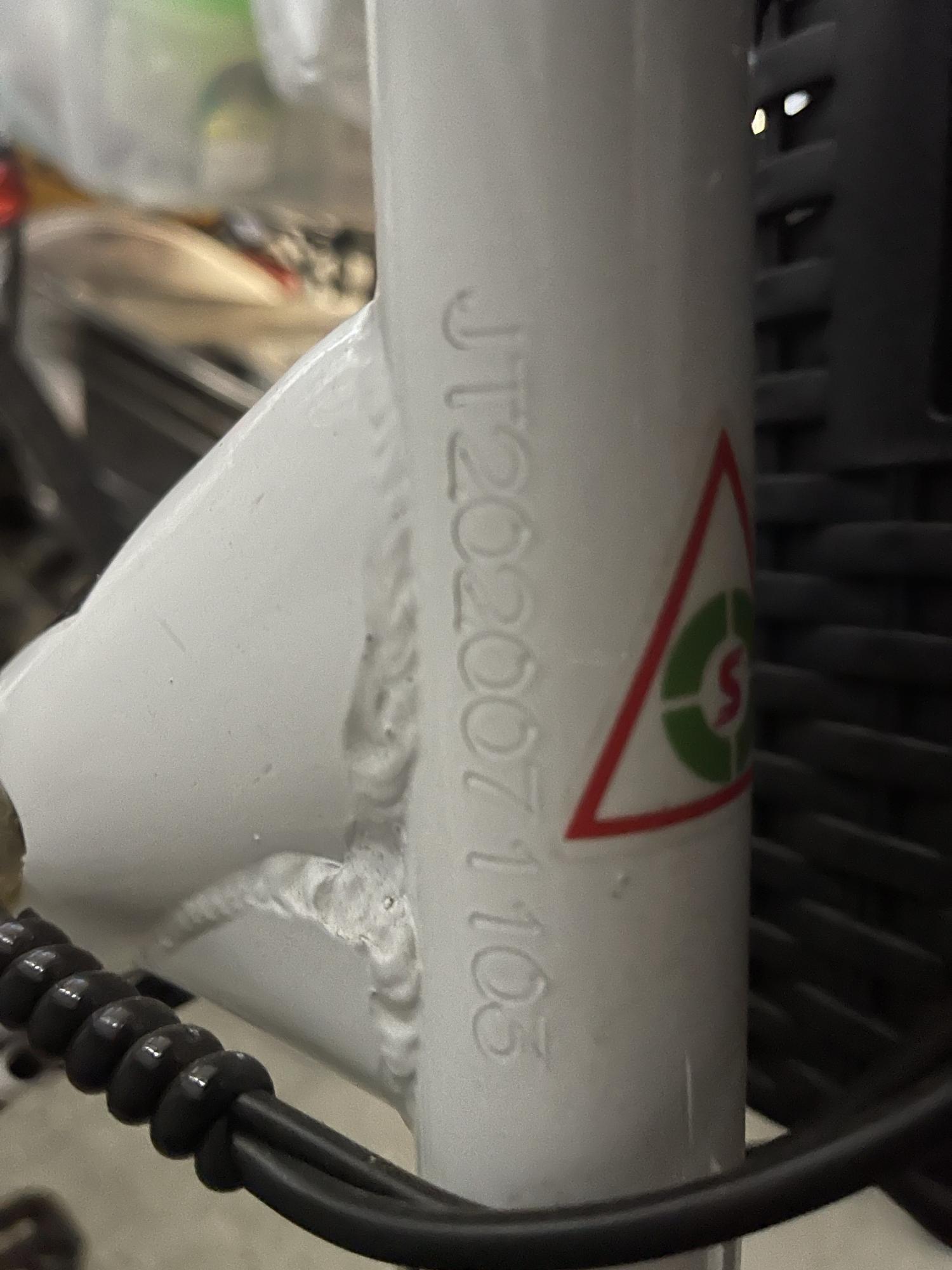 2021 Sohoo EBike with front basket Camel Cruiser White