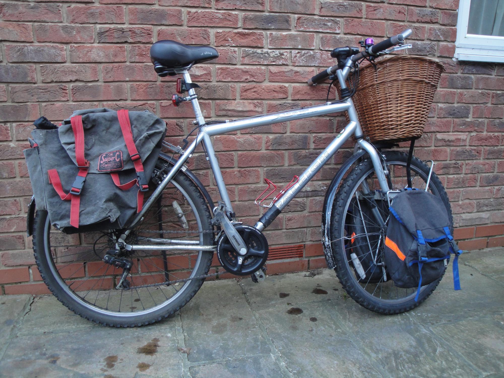 Bike did not have panniers, racks or basket