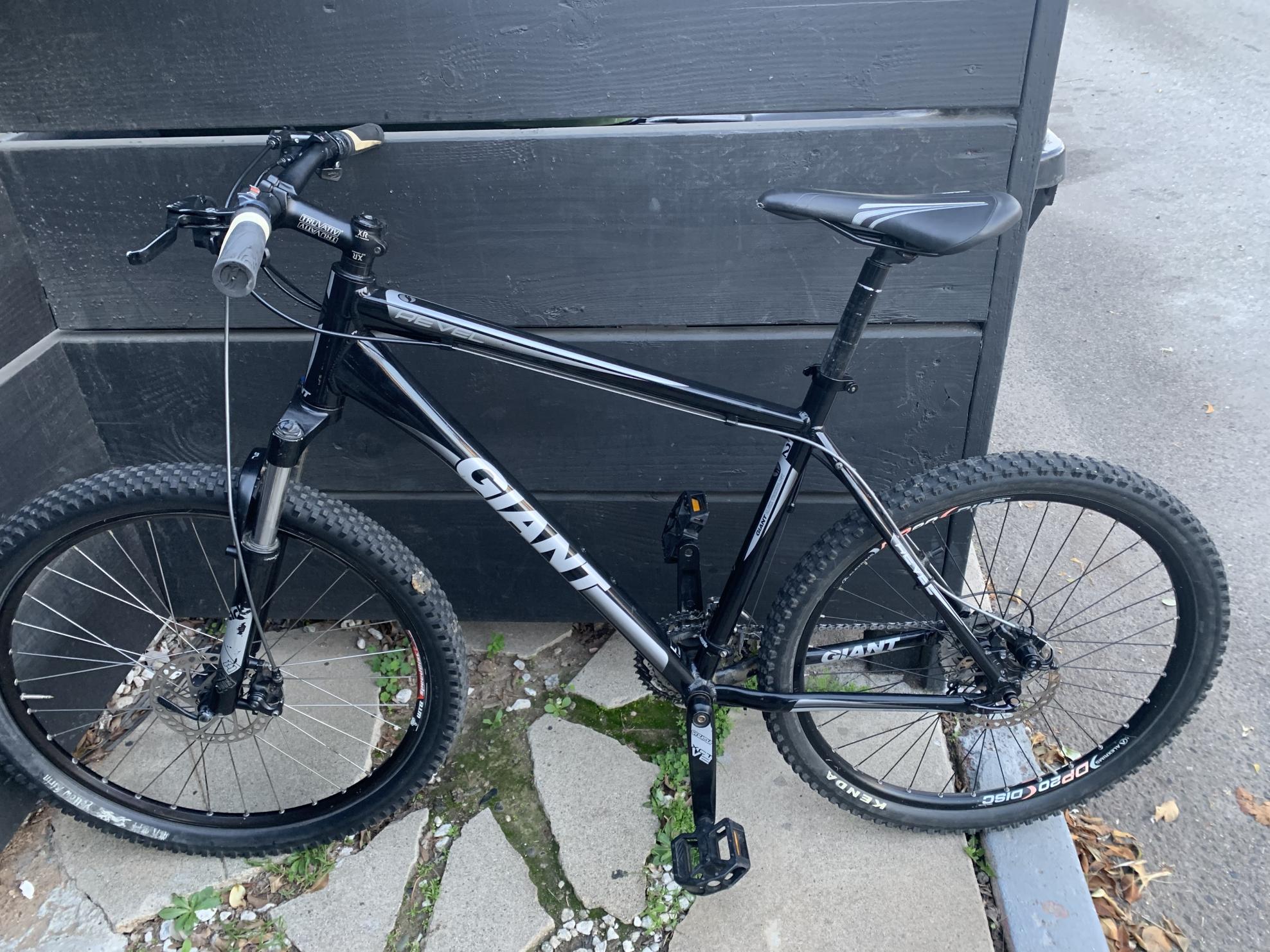 2018 Giant Revel 6000 Allux Black