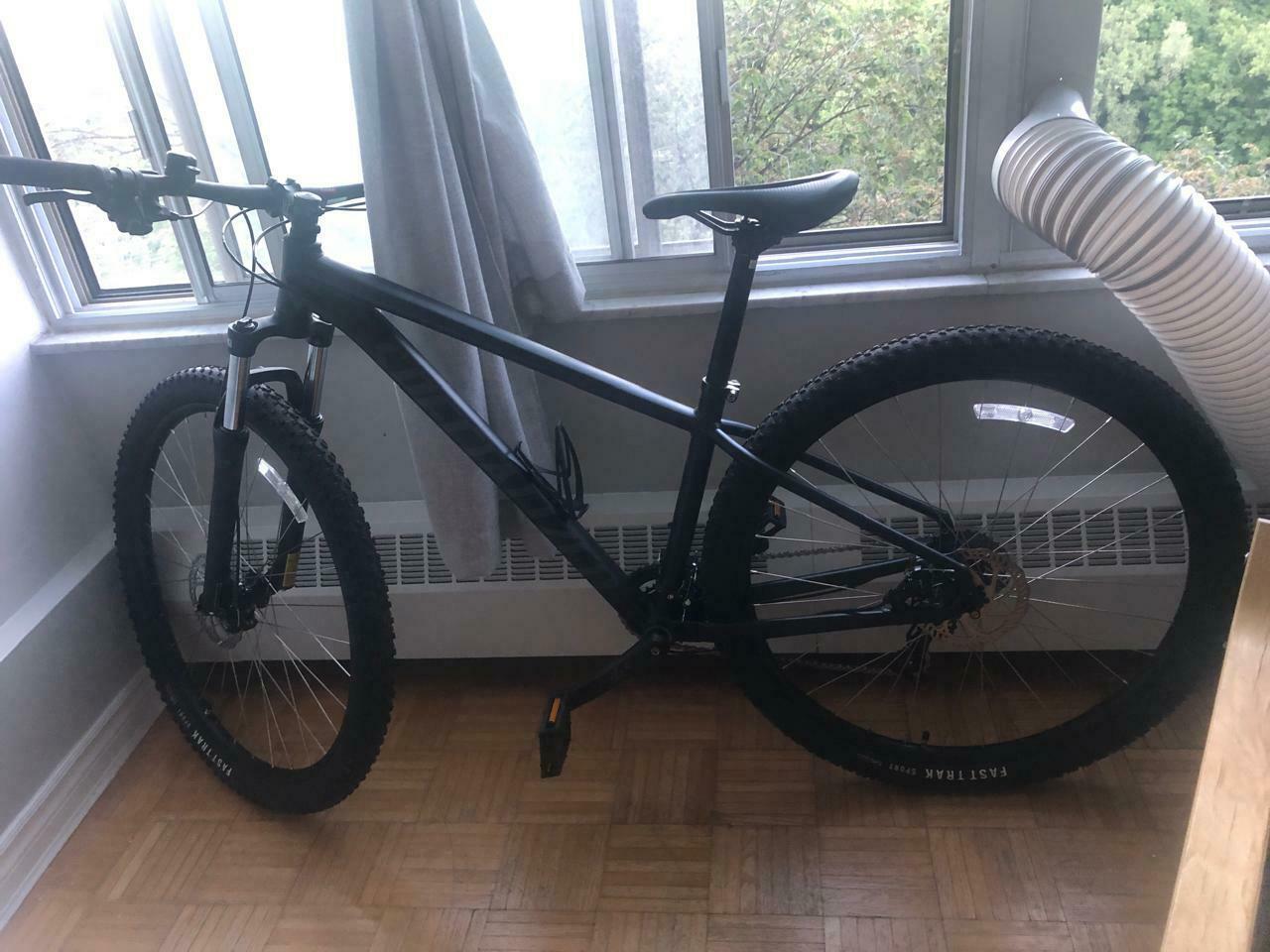 2024 Specialized ROCKHOPPER Black