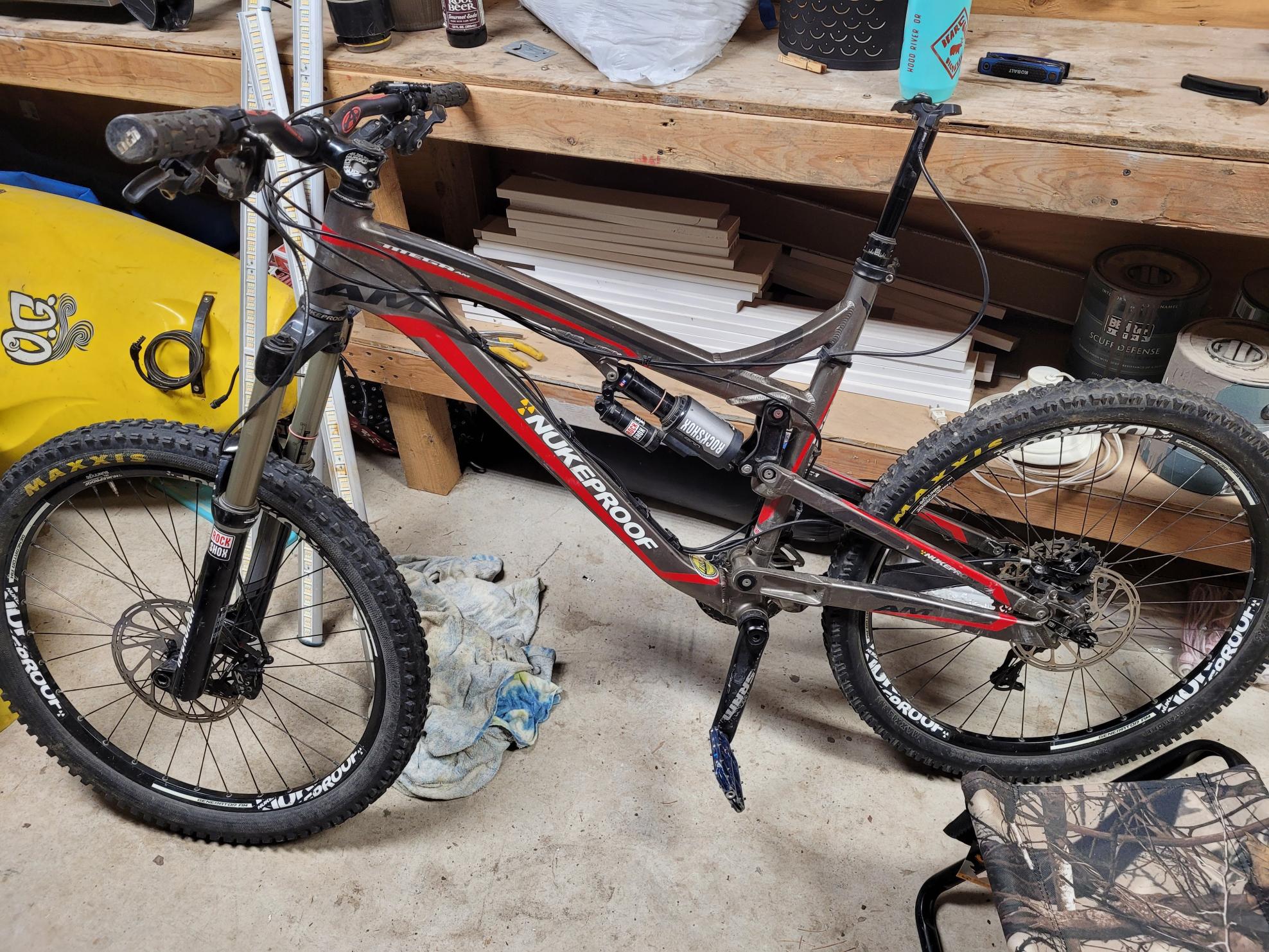 2014 Nukeproof mega am comp Silver, gray or bare metal and Red