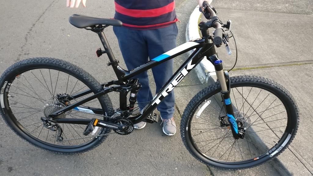 Trek FUEL EX 5 17.5 Black and Blue