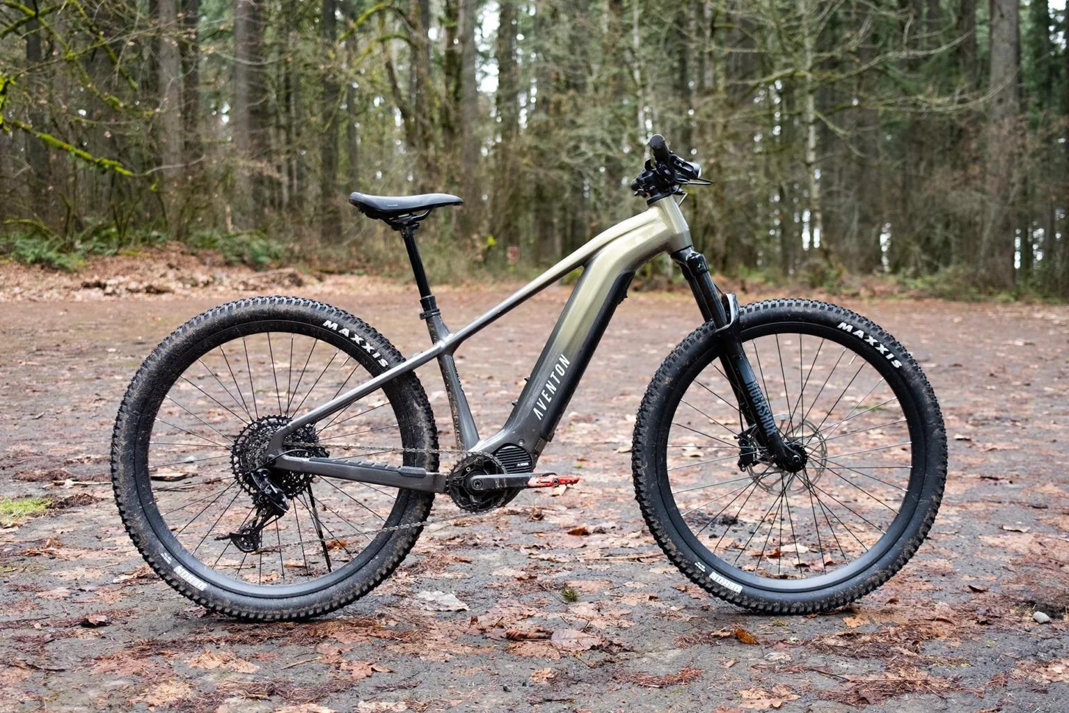 2025 Aventón Ramblas Green