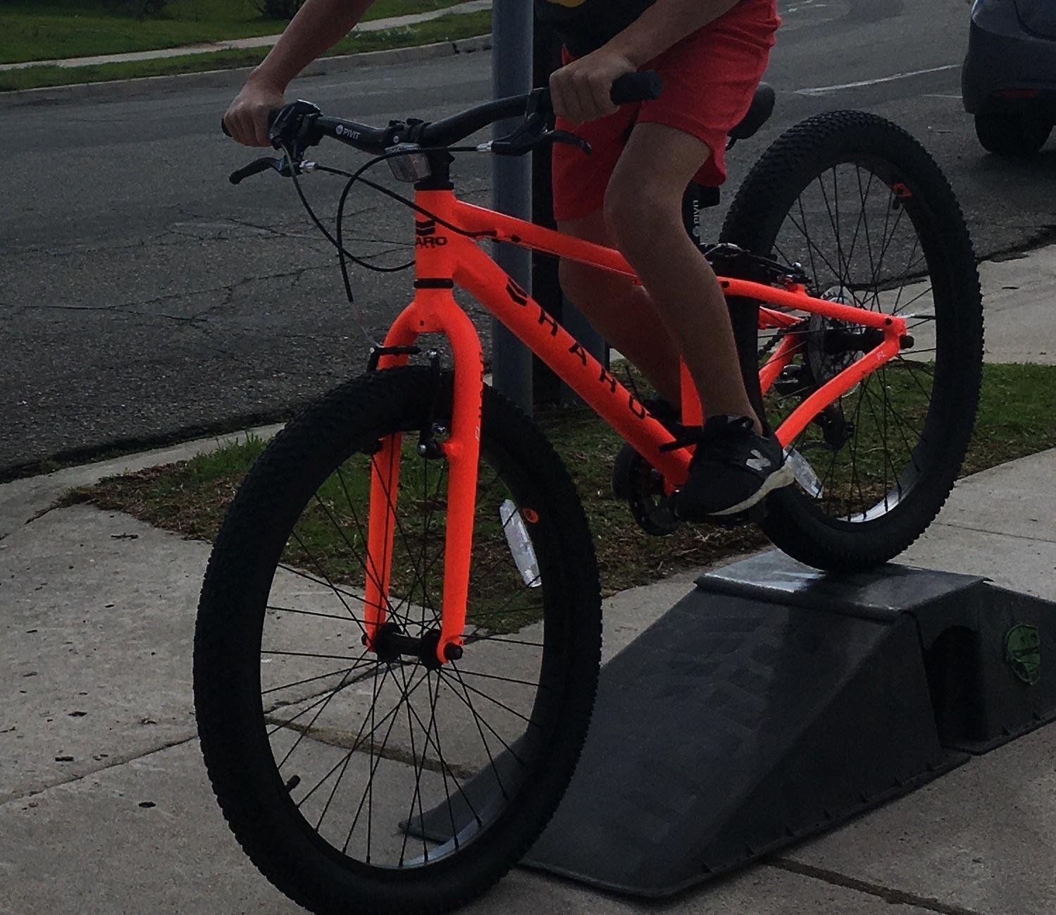 2020 Haro Flightline 2 Orange