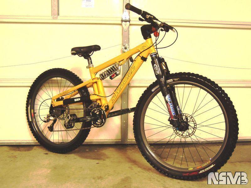 2003 Santa Cruz Heckler  Black