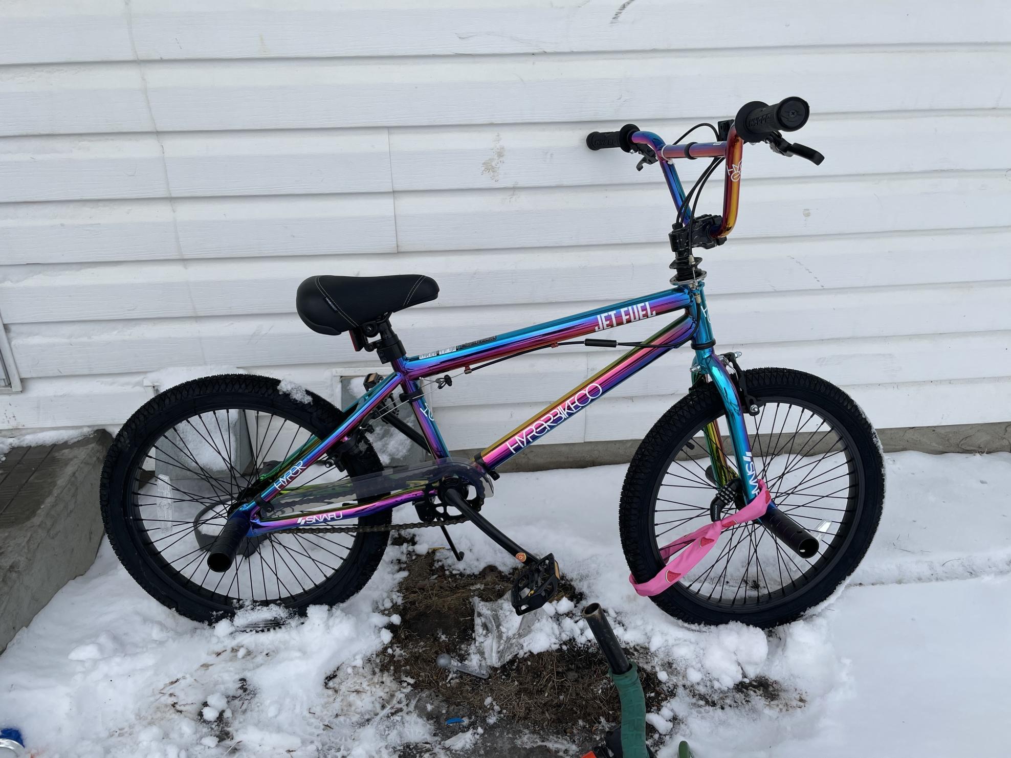 2022 Hyper bike co Blue, Green, and Pink