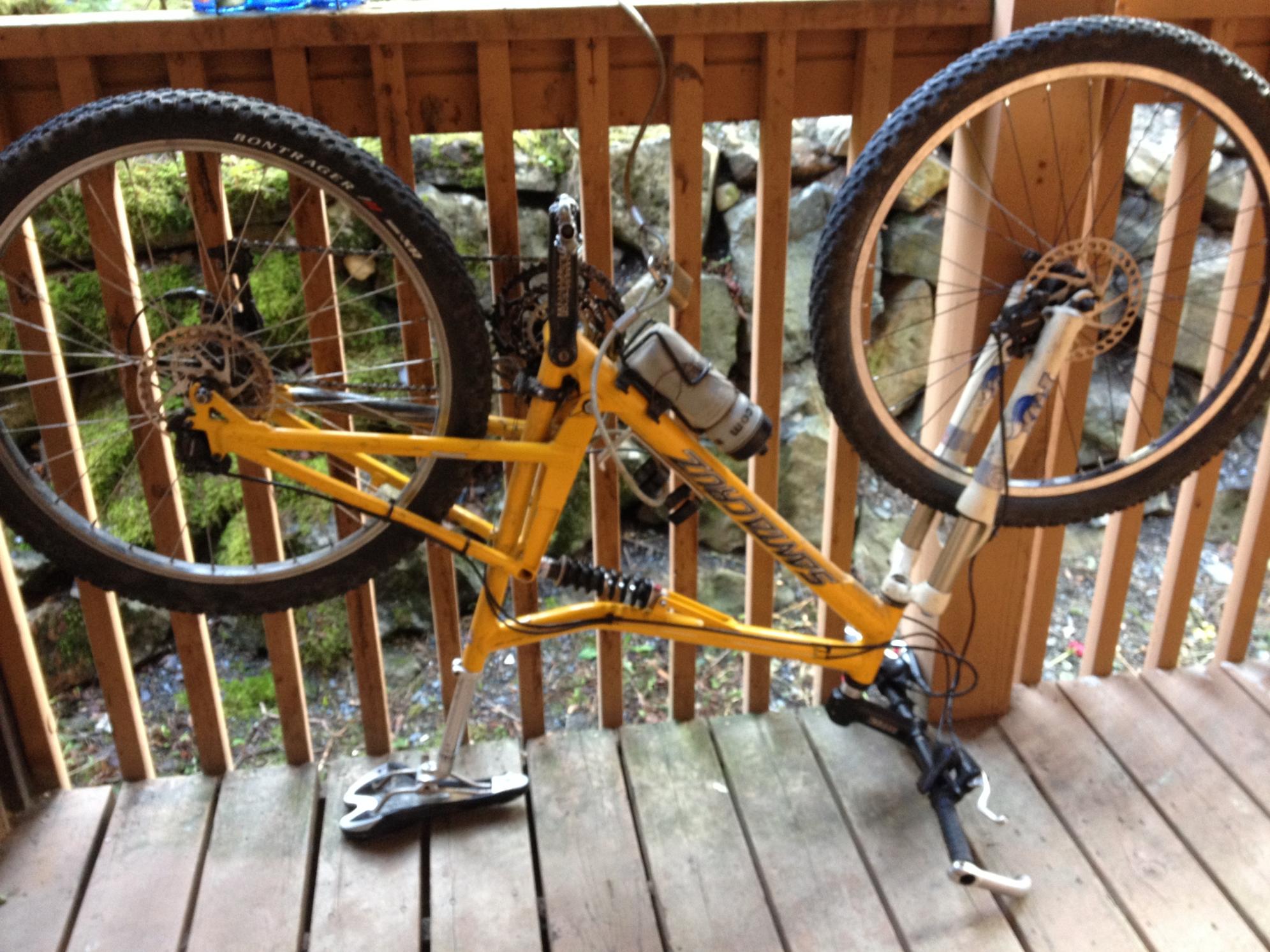 Santa Cruz super light Yellow or Gold