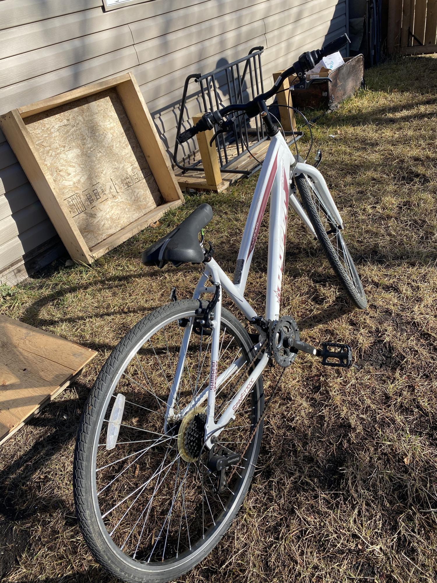 Hyper SpinFit700C White