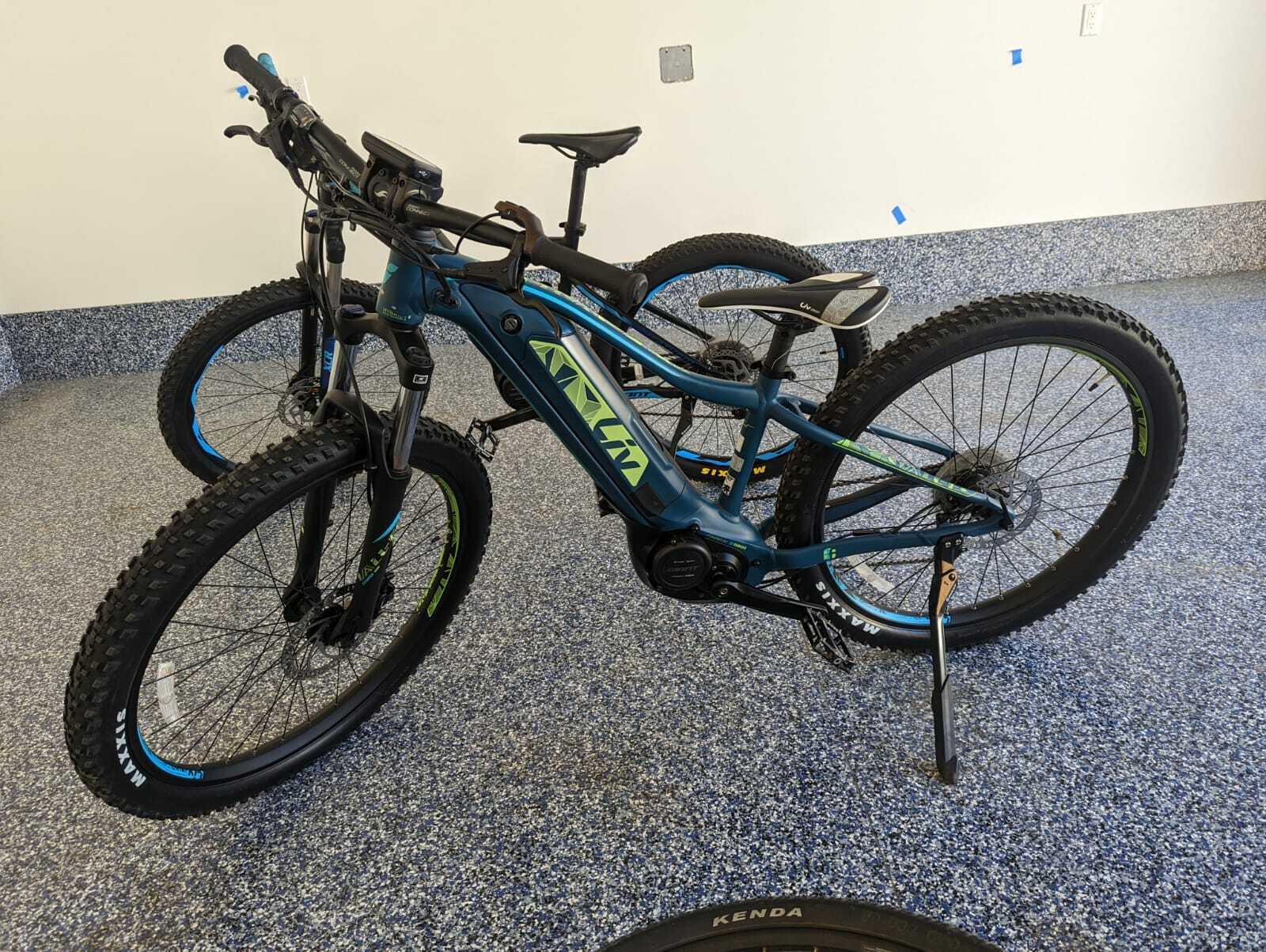 2019 Giant Vall-E+ Green and Blue