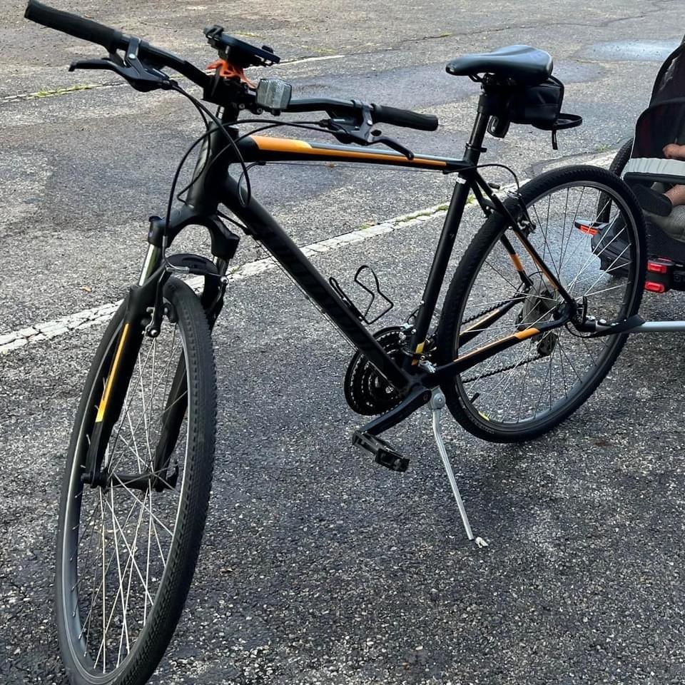 2015 Specialized Cross trail Black, Yellow or Gold, and Orange