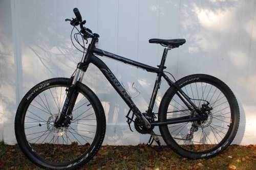 2010 Trek 3900 Disc  Black