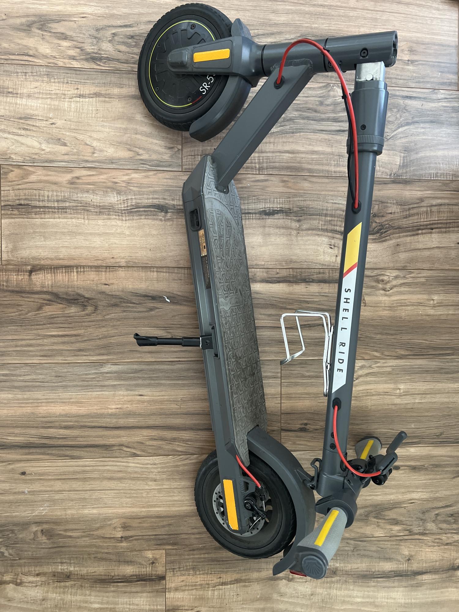 Shell Sr5s e-scooter Silver, gray or bare metal