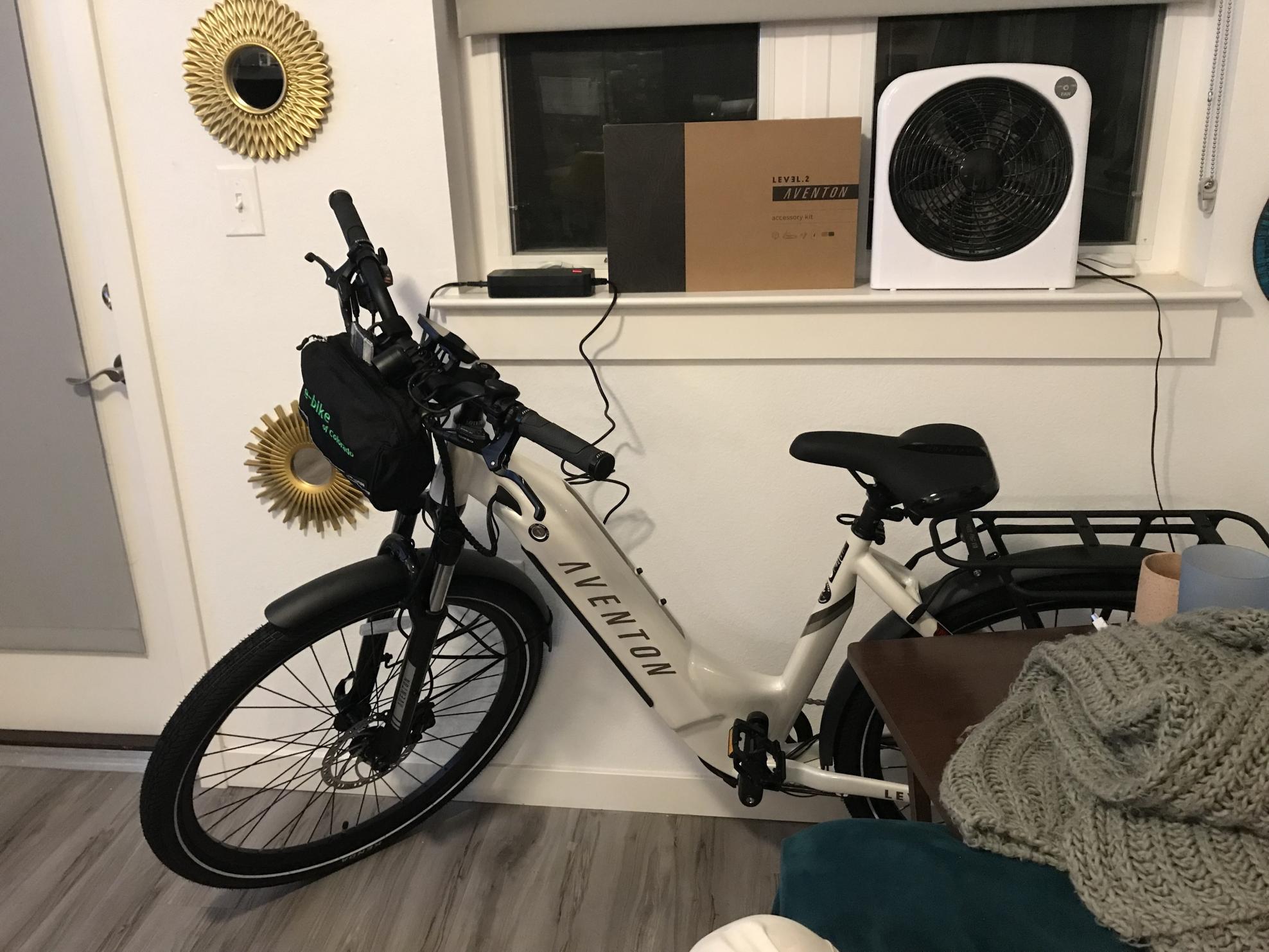 2023 Aventón Level 2 Step-Through Large Polar White White