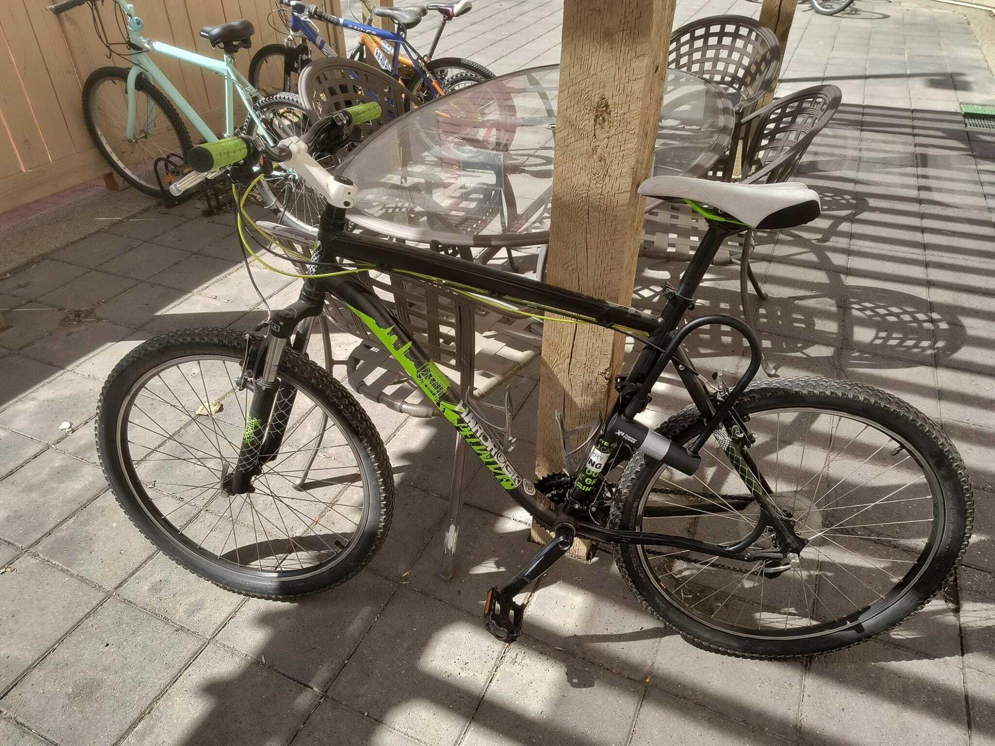 Specialized Hardrock UNO Black and Green