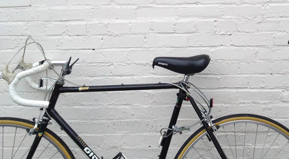 1989 Giant Quasar  Black