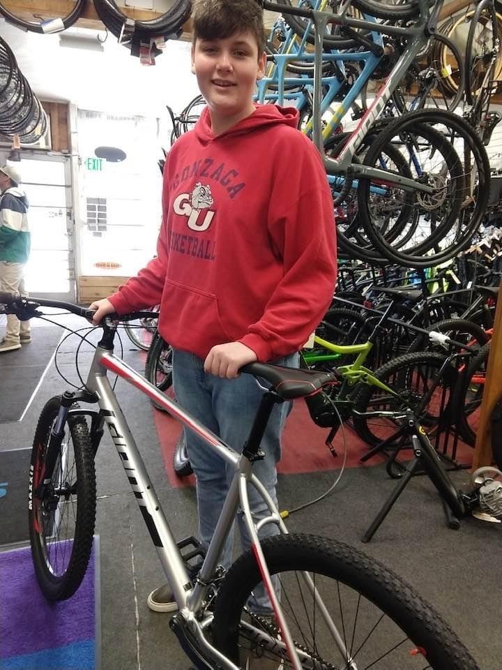 2019 Giant Talon 3 Silver, gray or bare metal