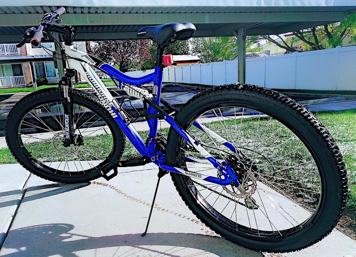 2017 Ironhorse Bicycles IH7084WM (Sinister 6.2) Blue and White