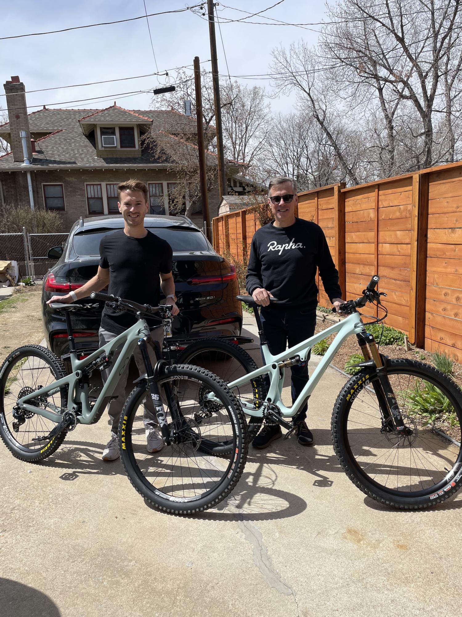 2022 Yeti SB130 Silver, gray or bare metal and Black