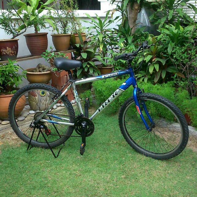 Trek 3500 Silver, gray or bare metal