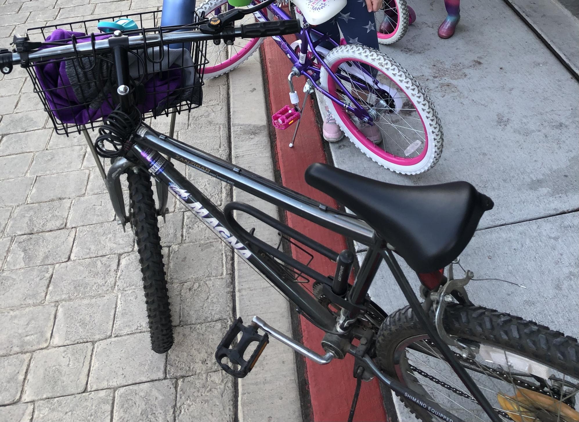 Magna Zanzibar Black