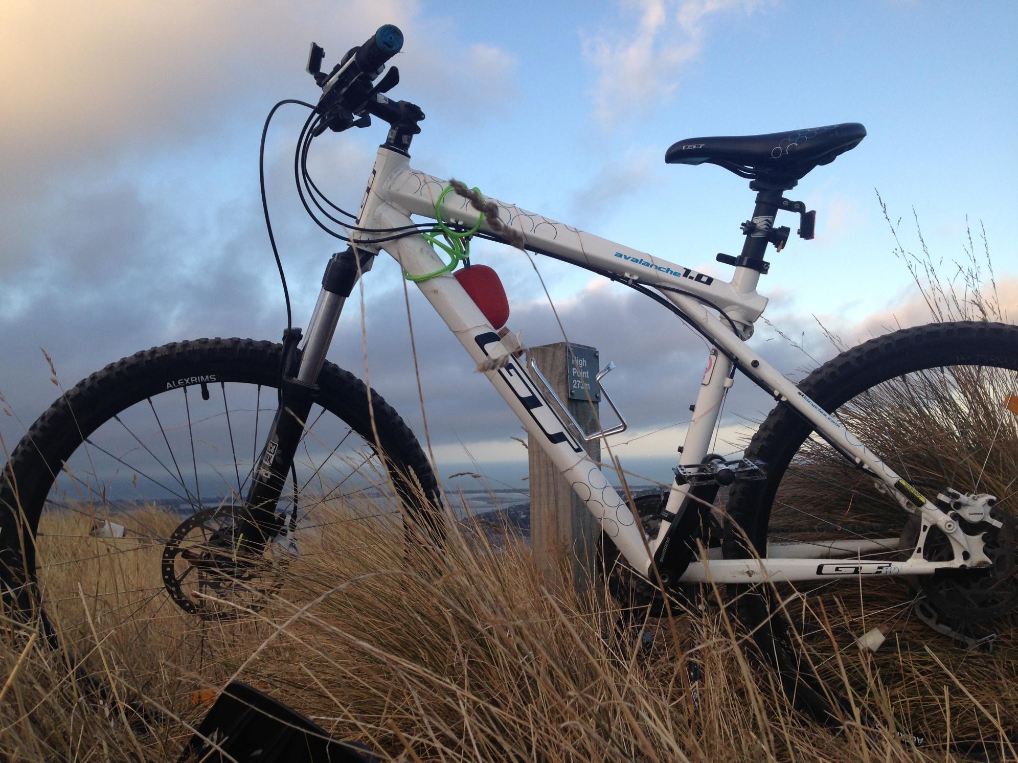 GT Bicycles Avalanche 1.0 White