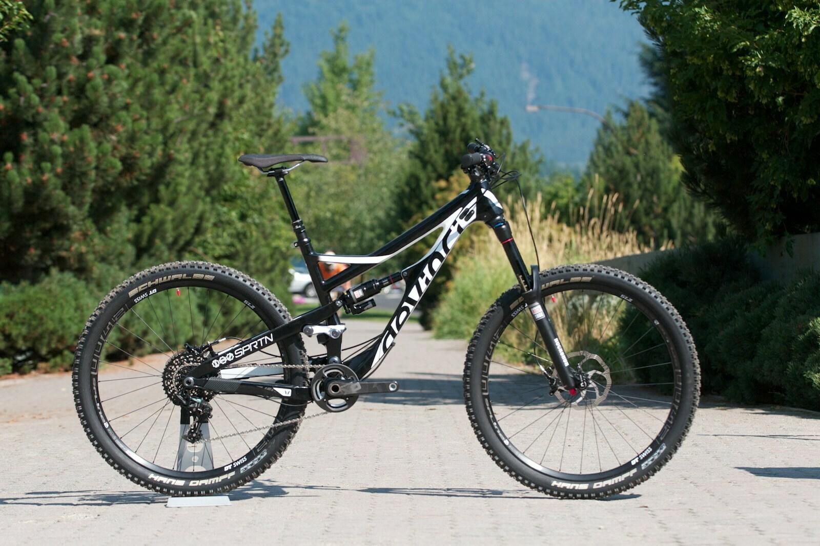 2015 Devinci Carbon Spartan White and Black