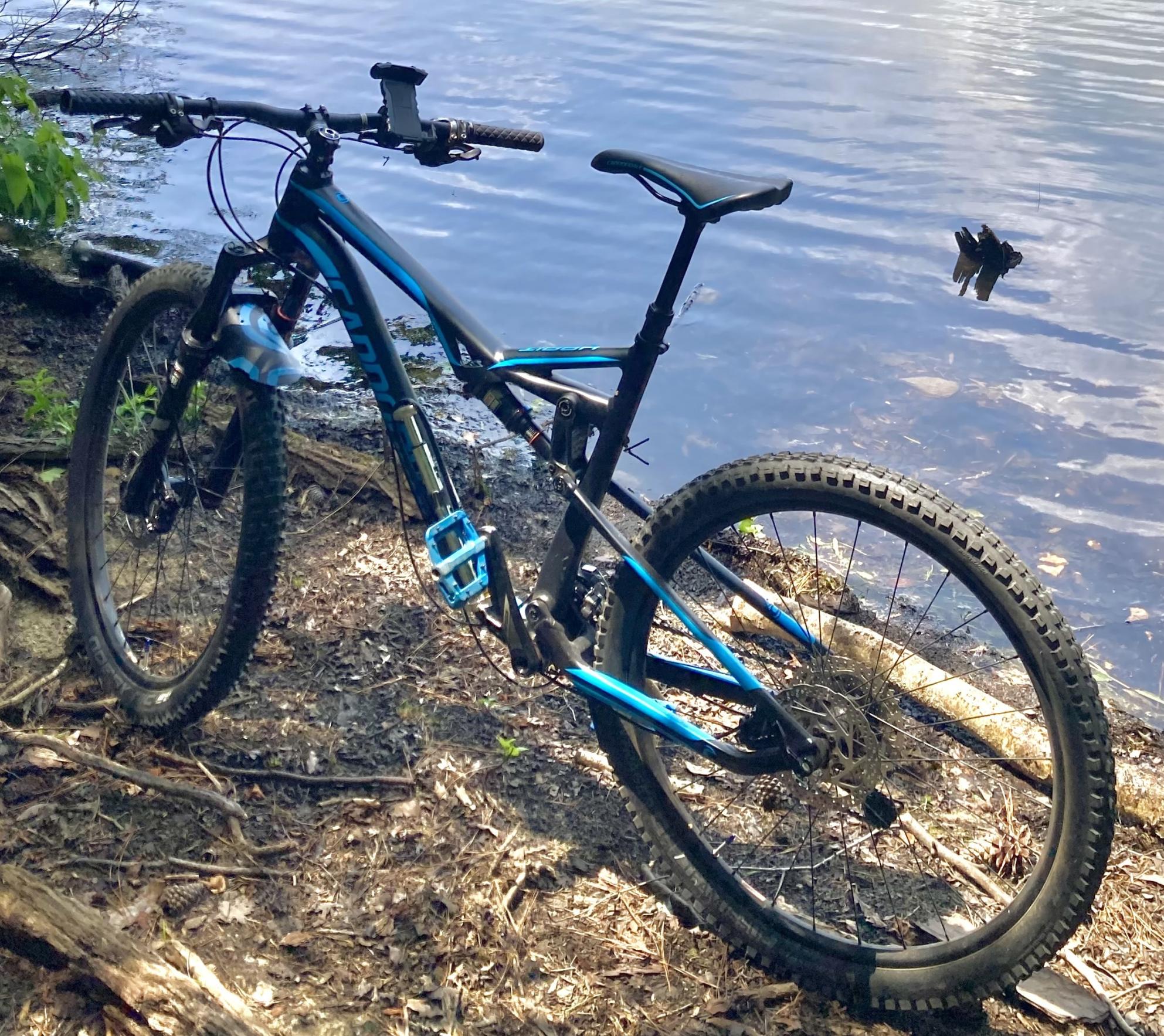 2017 Cannondale Habit 4 Black and Blue