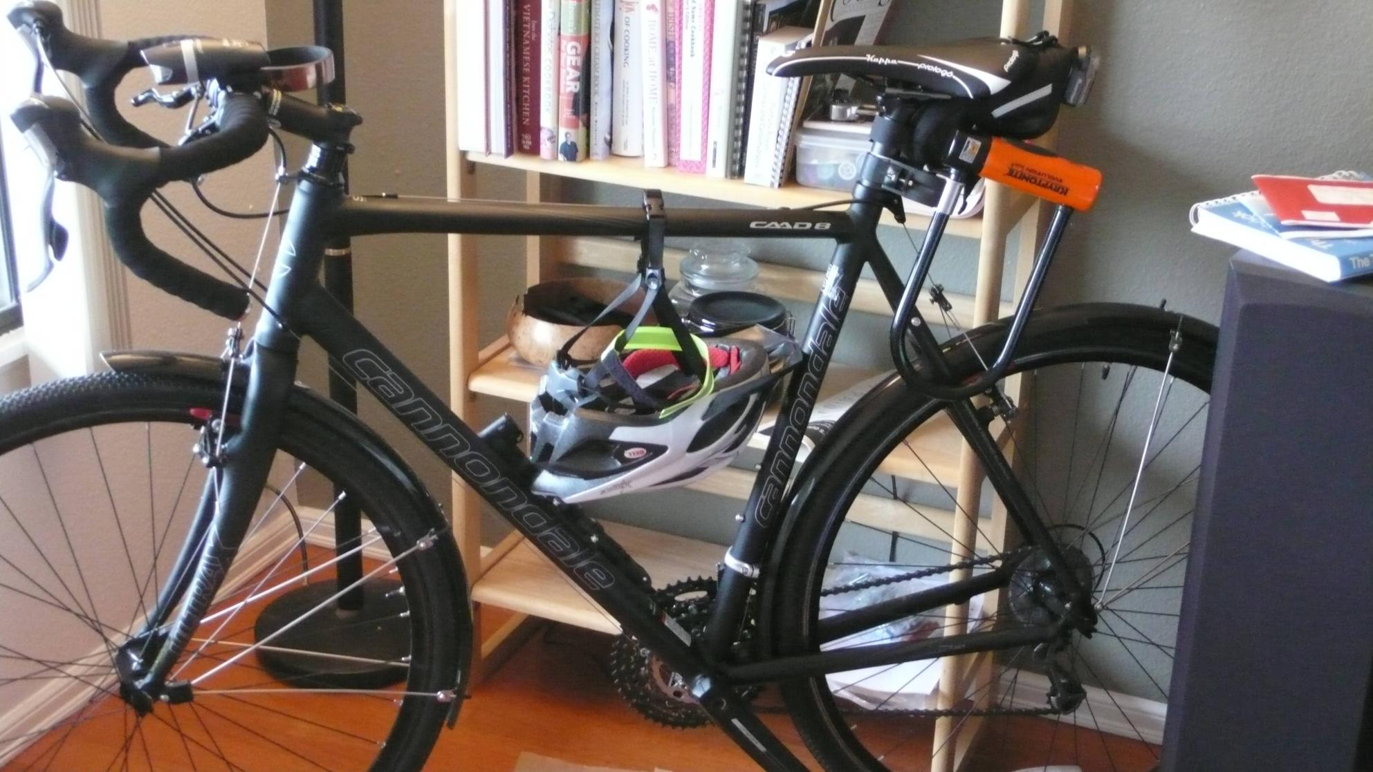 2010 Cannondale CX6  Black