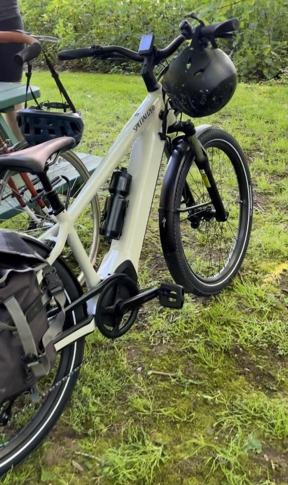 2023 Specialized Turbo Vado ST White