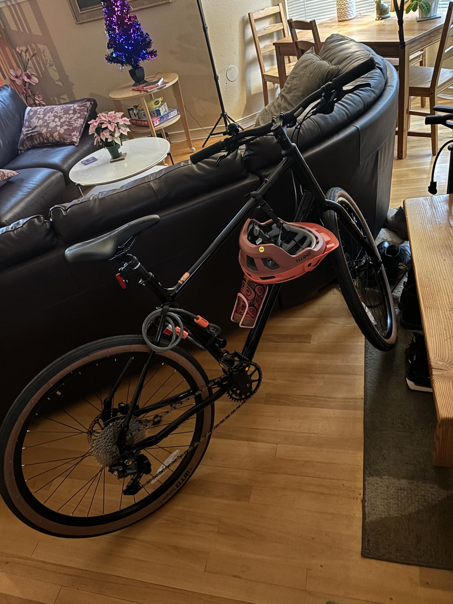 2023 Kona BIKE: Dew Plus Black