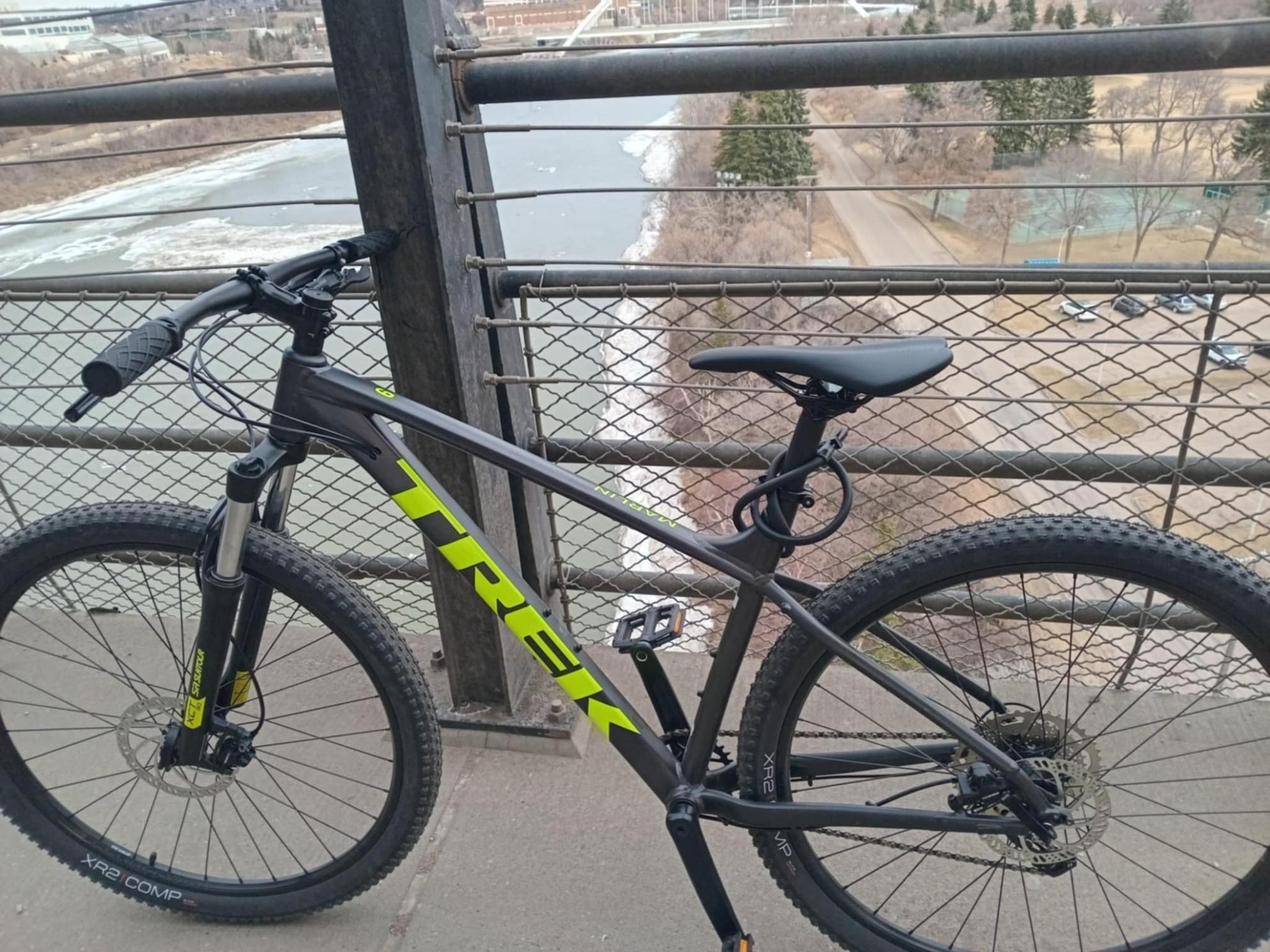 2022 Trek Hardtail Black