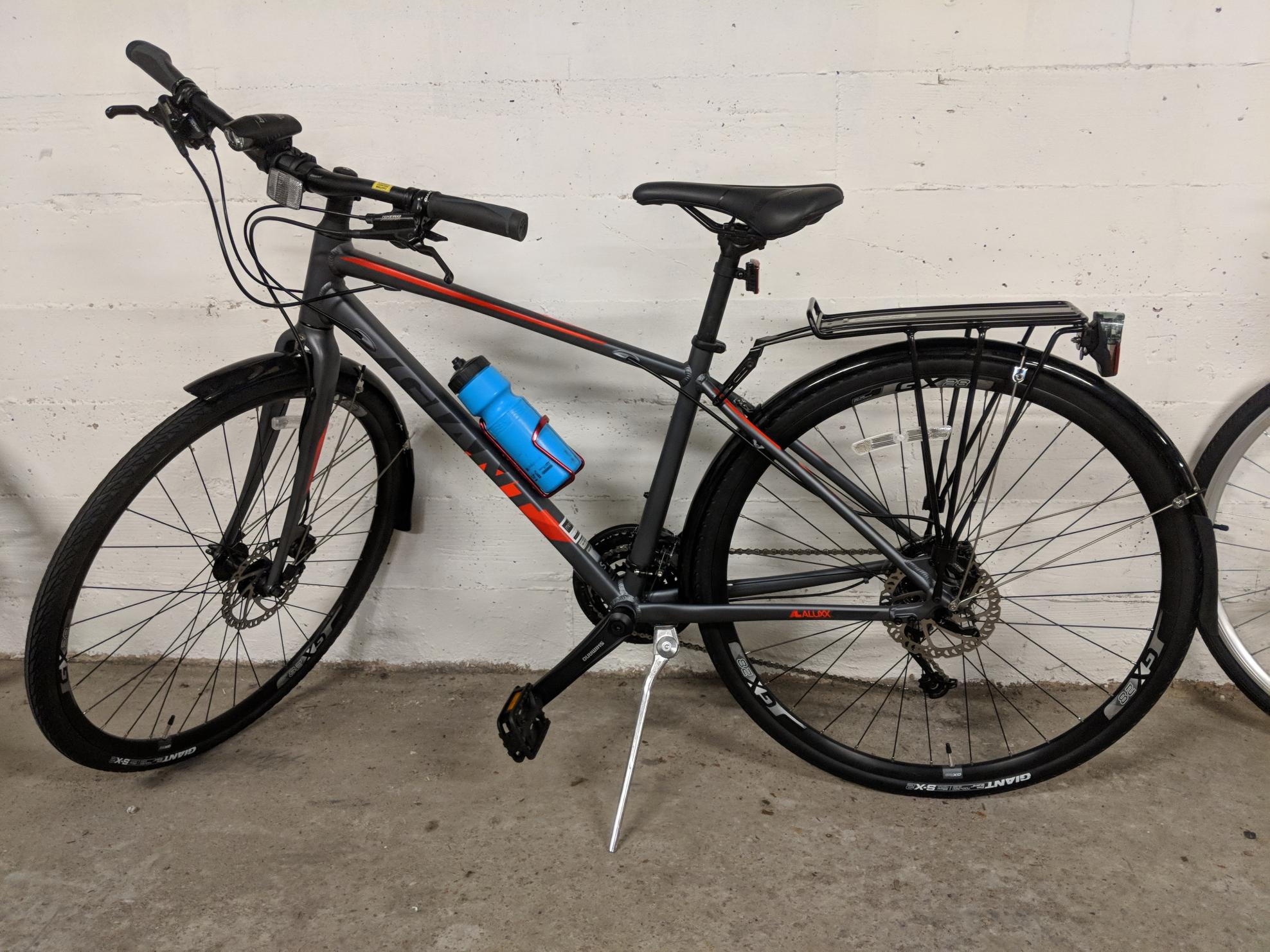 2018 Giant Escape 1 Disc Black and Red