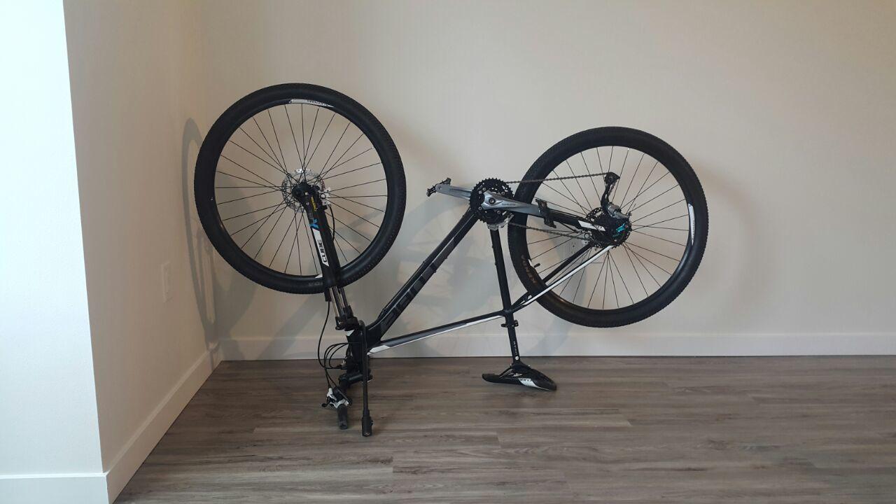 2016 Cube AIM SL 29 Black and White