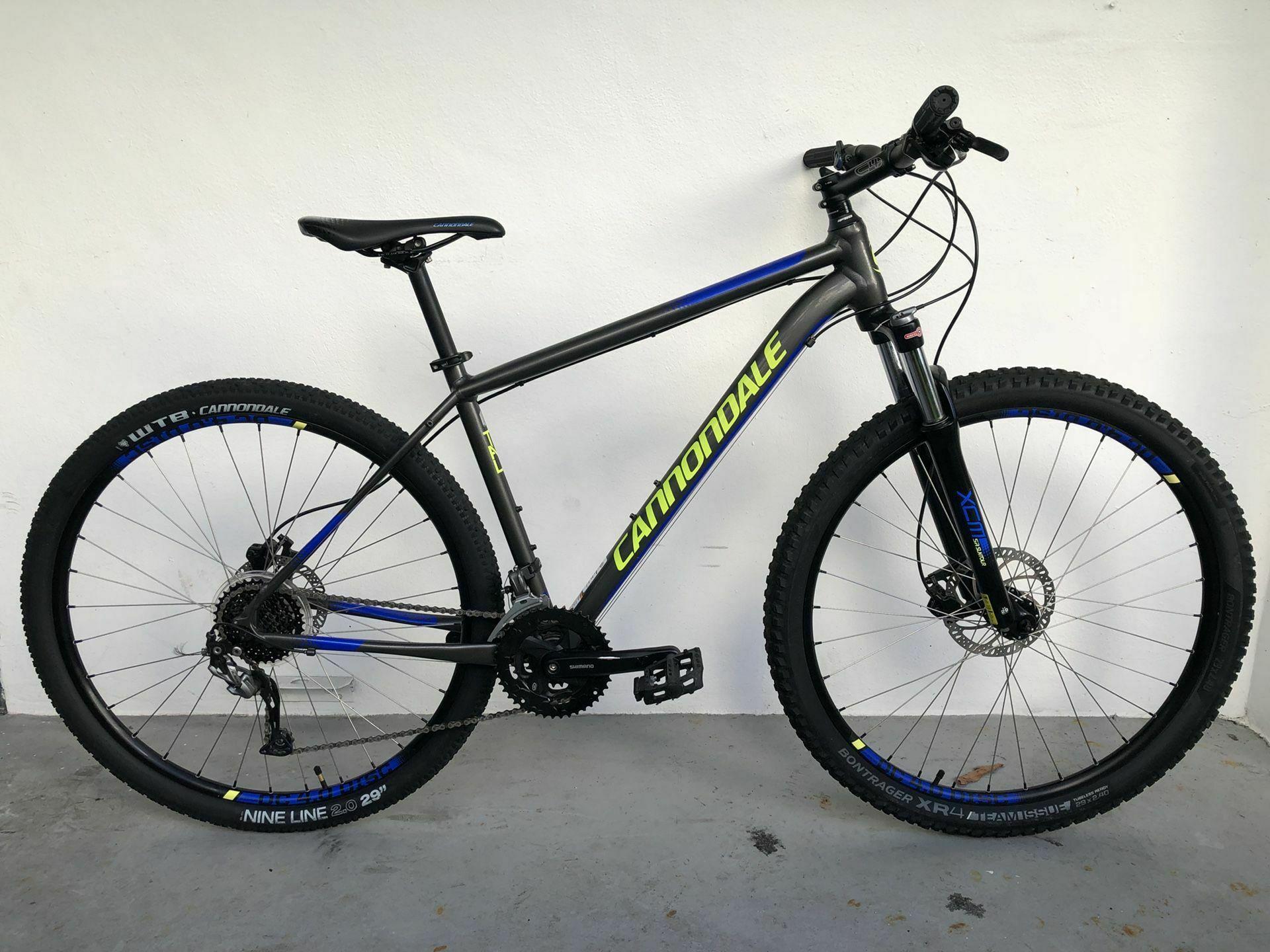 2017 Cannondale Cannondale trial 5 Silver, gray or bare metal and Blue